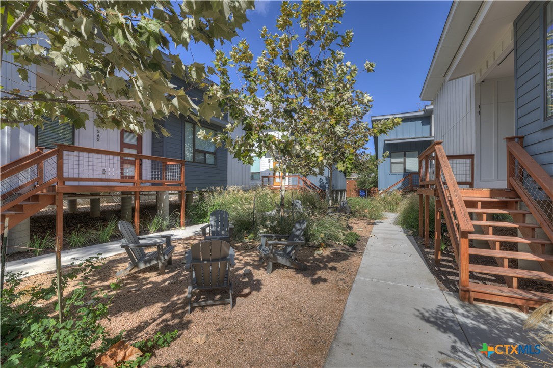 565 E Basel Street, New Braunfels, TX 78130 — photo 1