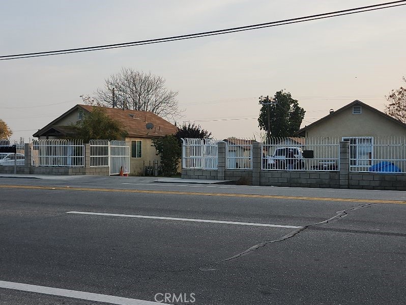 2915 Edison, Bakersfield, CA 93307 — photo 1