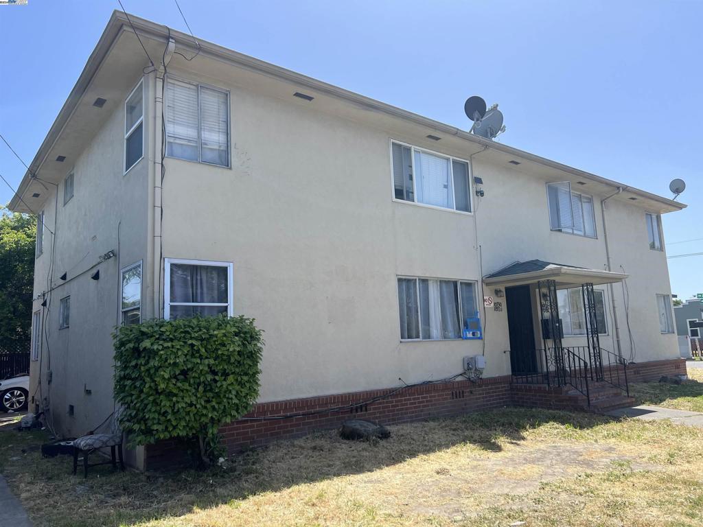 10926 Bancroft Ave, Oakland, CA 94603 — photo 1