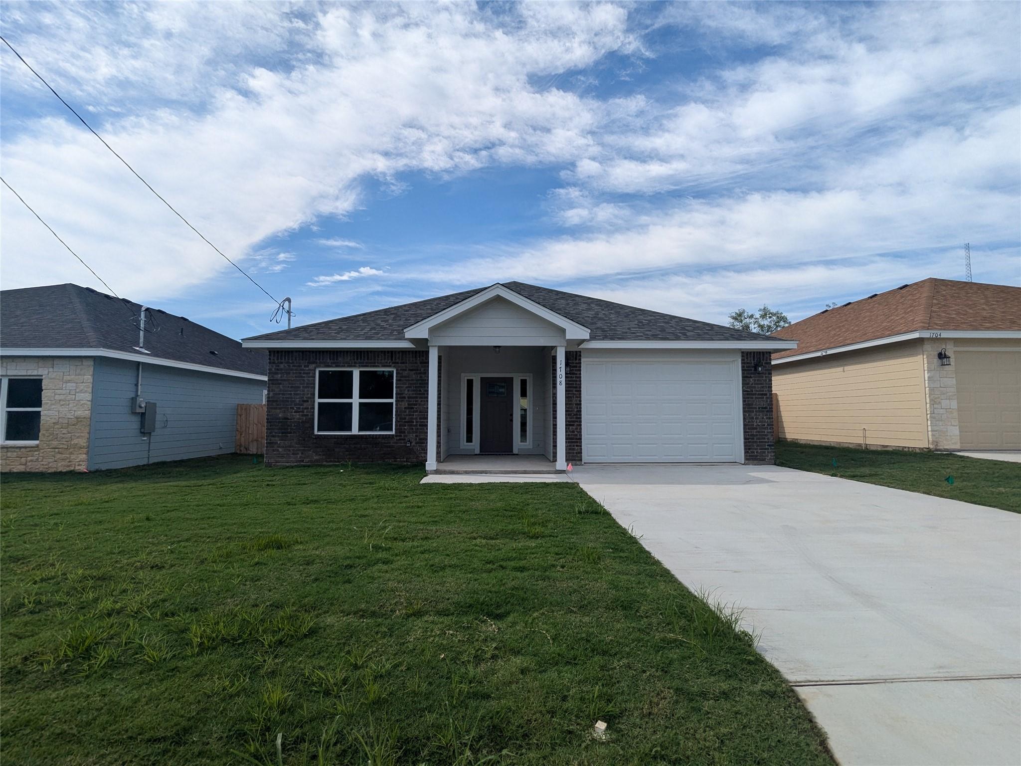 1708 Ave G, Lampasas, TX 76550 — photo 1