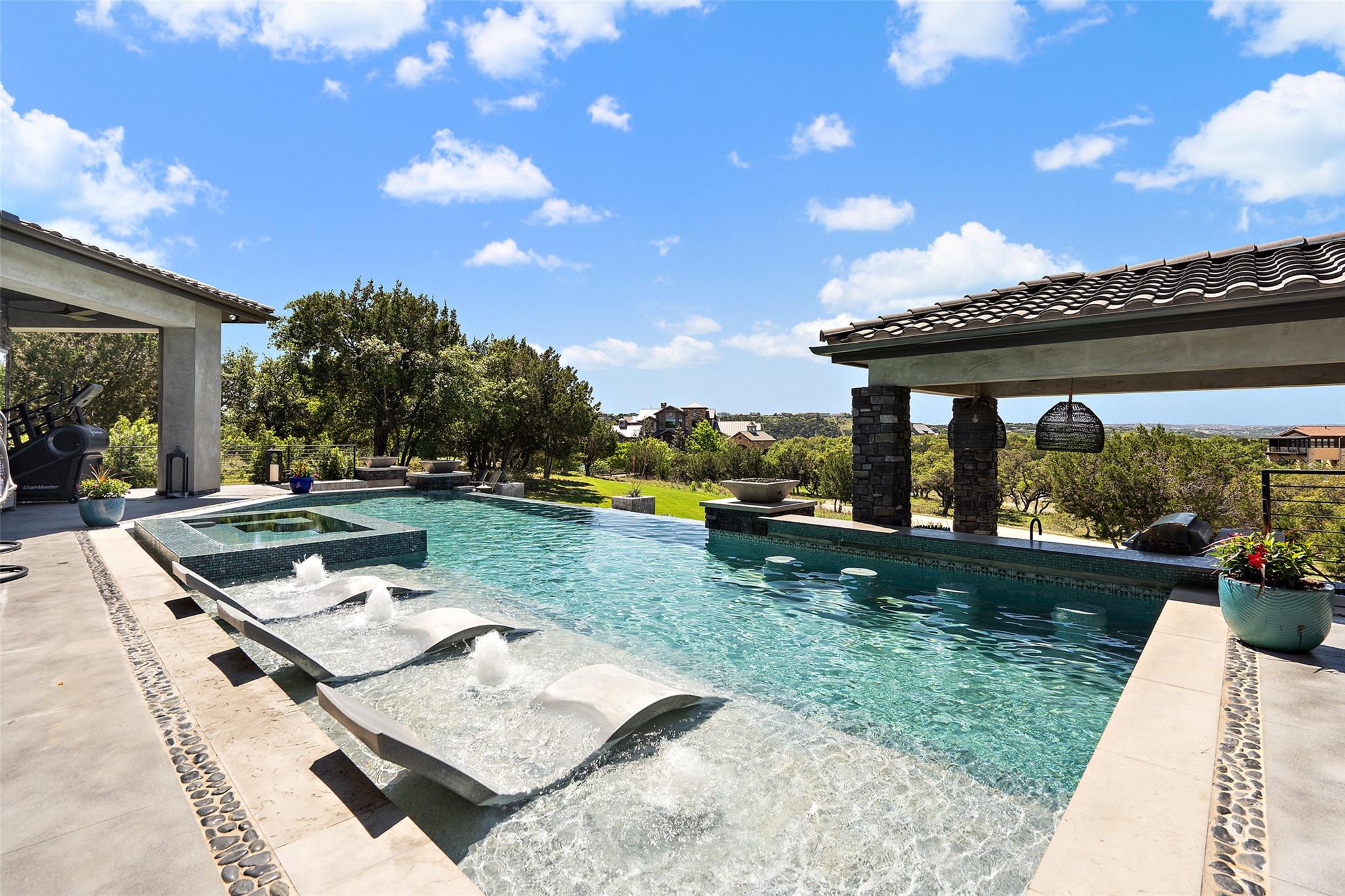 19204 Secretariat, Spicewood, TX 78669 — photo 1