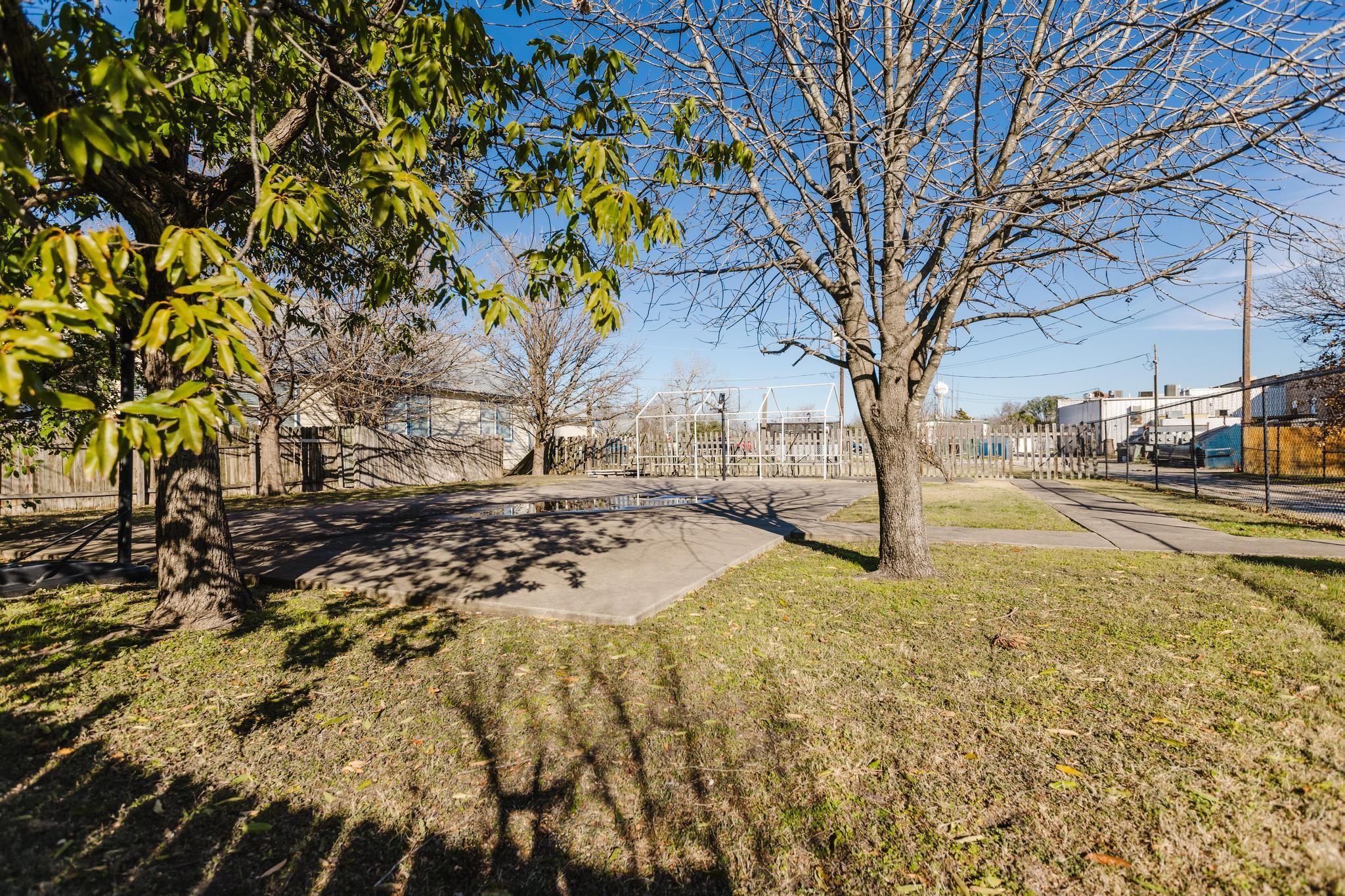 202 Main, Hutto, TX 78634 — photo 1
