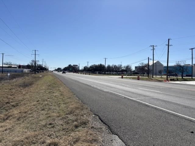 4030 N MAIN ST, Taylor, TX 76574 — photo 1