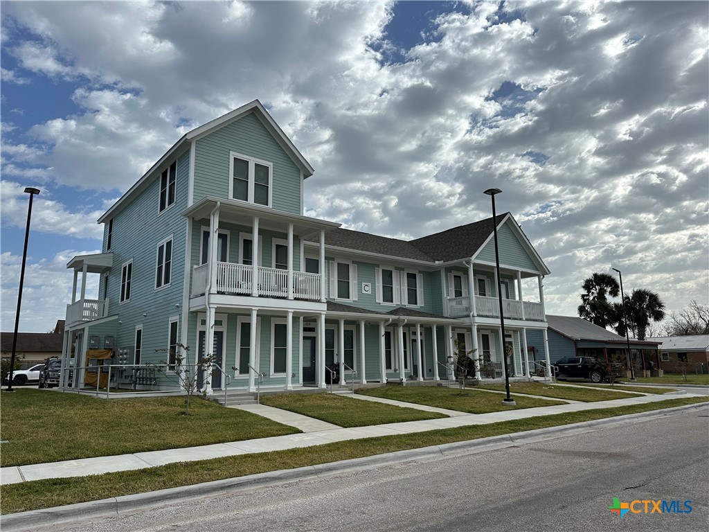 401 S Commerce Street, Port Lavaca, TX 77979 — photo 1