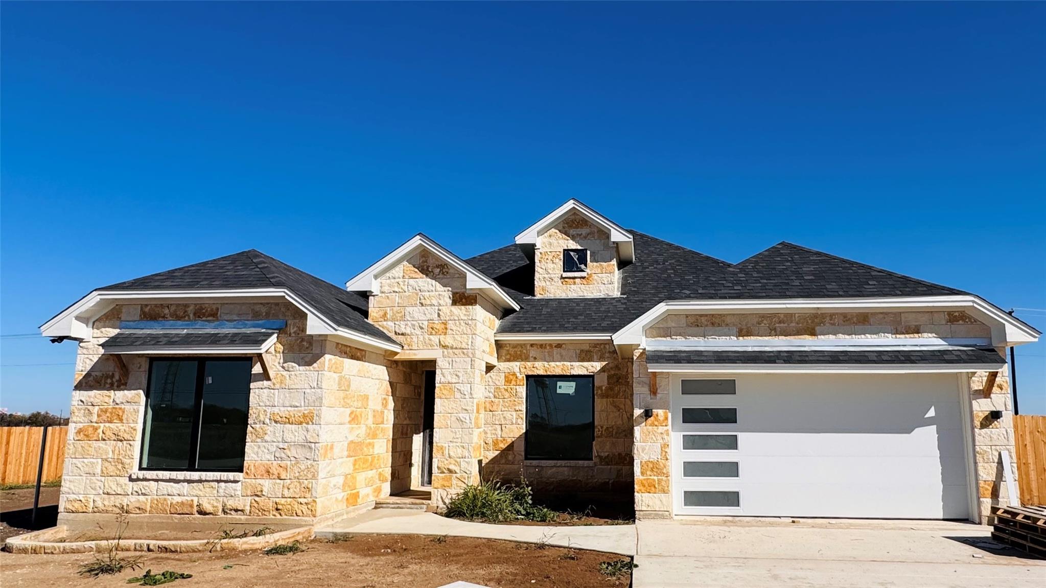 366 Meadow Valley, Jarrell, TX 76537 — photo 1