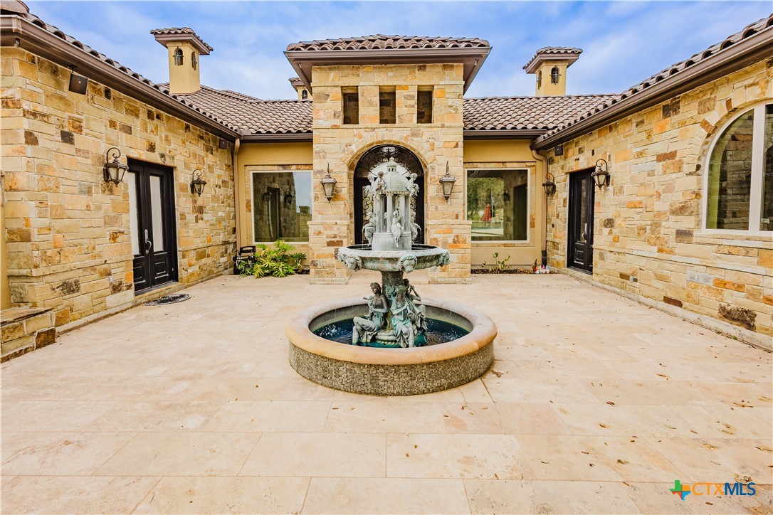 1024 Spanish Trail, New Braunfels, TX 78132 — photo 1
