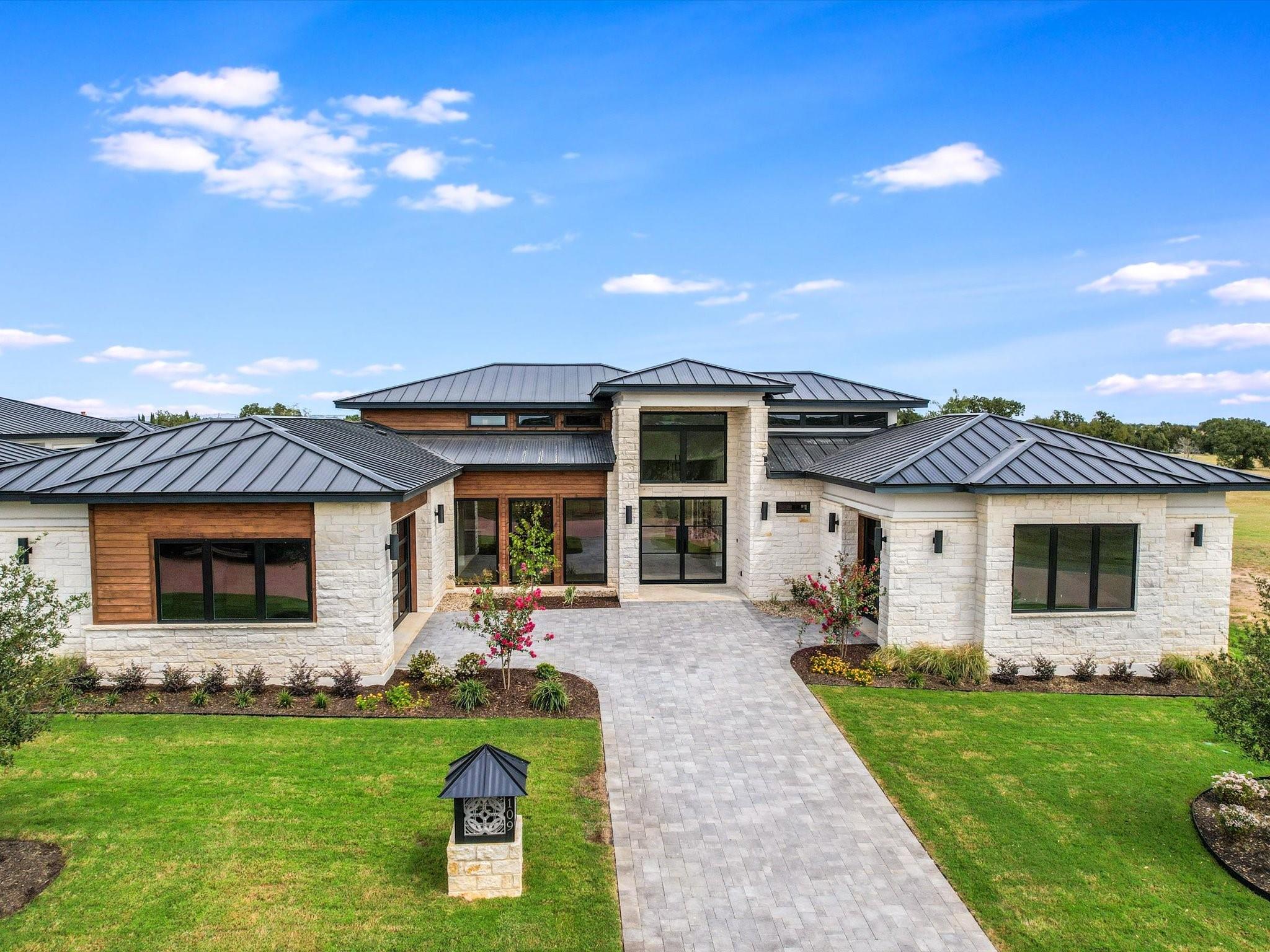 109 Island, Horseshoe Bay, TX 78657 — photo 1