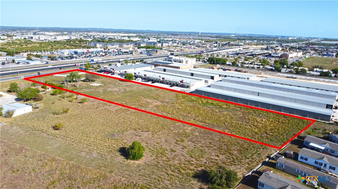 2050 N IH 35, New Braunfels, TX 78130 — photo 1