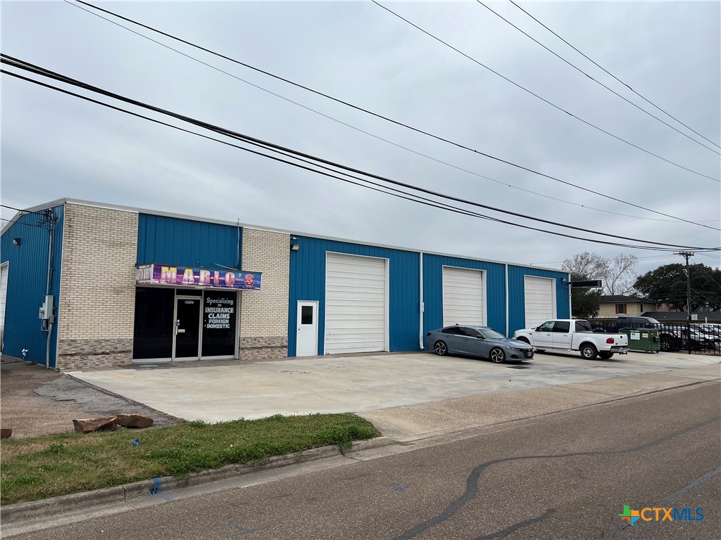 3107 E Red River Street, Victoria, TX 77901 — photo 1