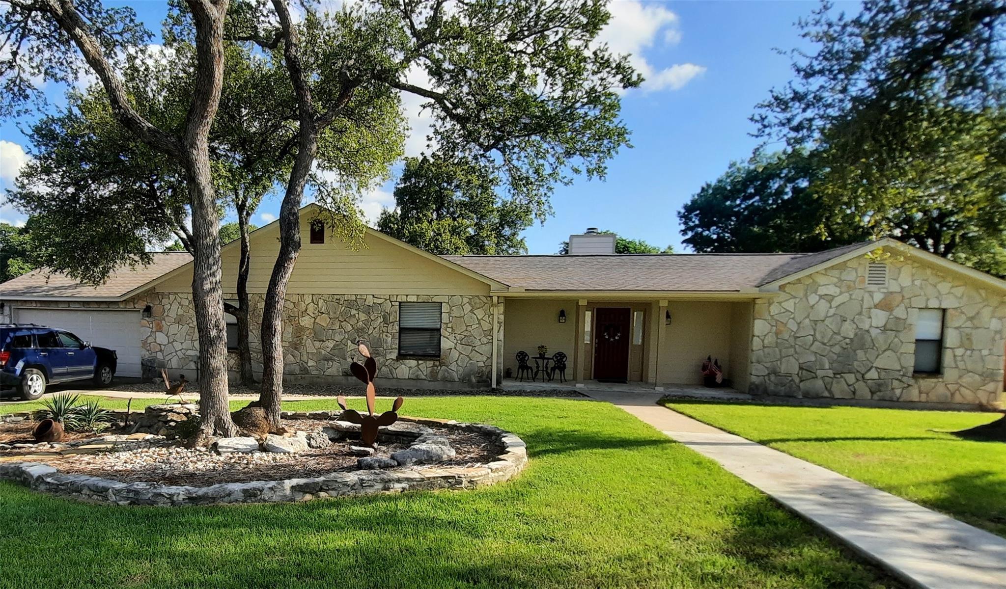 20 Saddle Rock, Wimberley, TX 78676 — photo 1