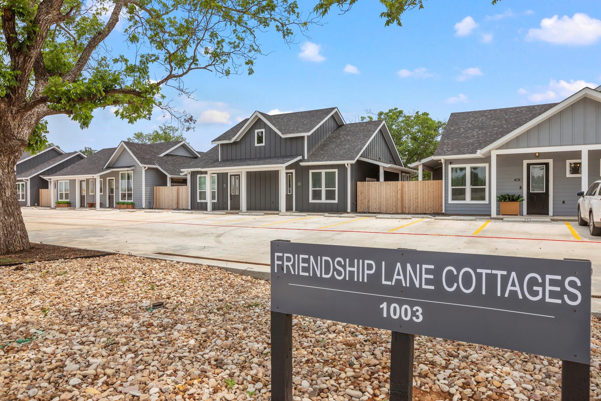 1003  Friendship Ln  #301, Fredericksburg, TX 78624 — photo 1
