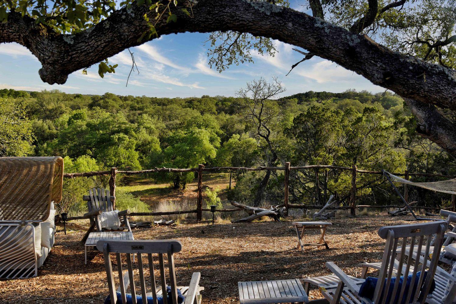 545 County Road 421, Spicewood, TX 78669 — photo 1