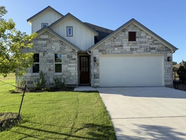 107 Preston, Meadowlakes, TX 78654 — photo 1
