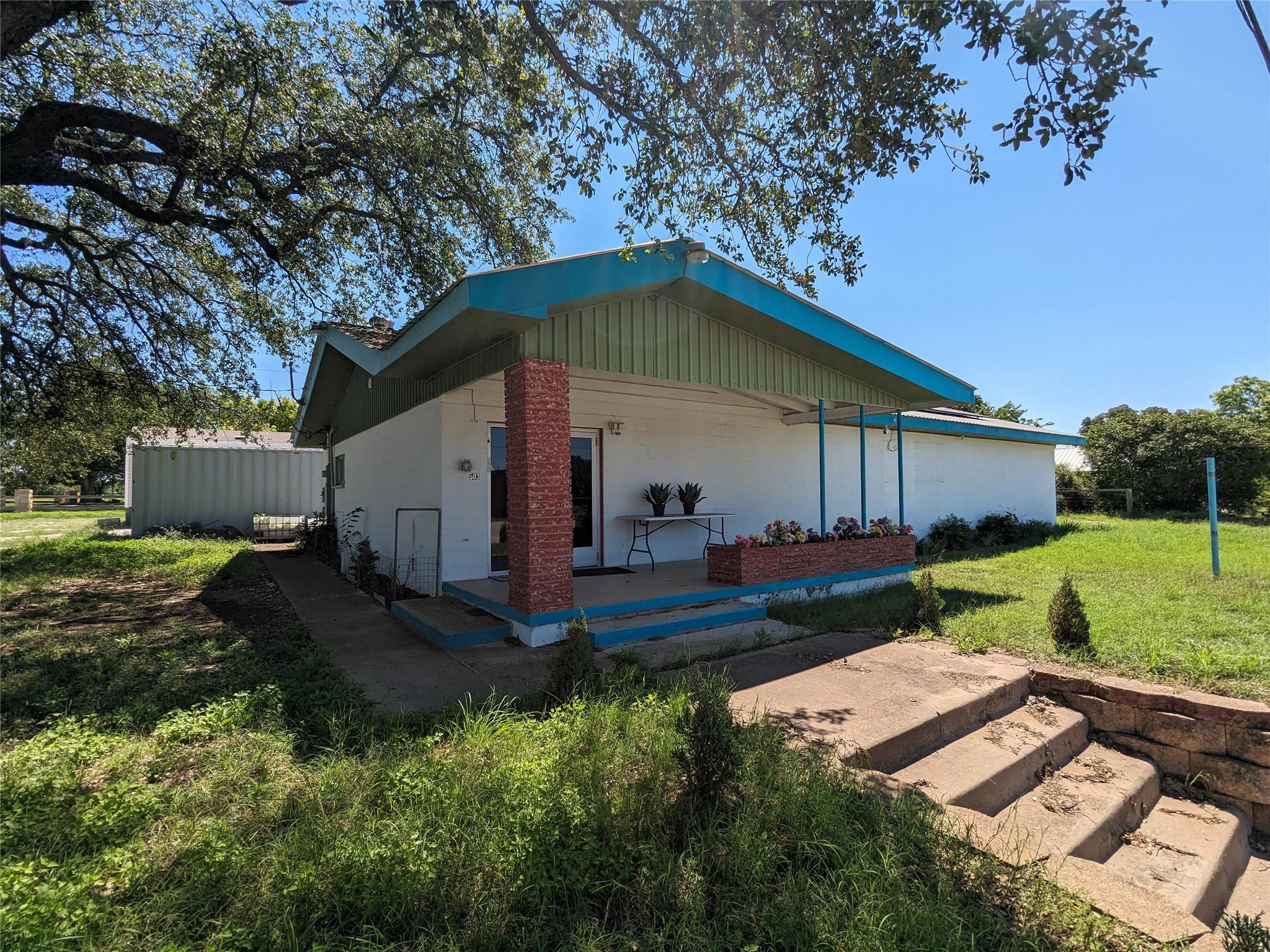 503 S 4th St, Lometa, TX 76853 — photo 1