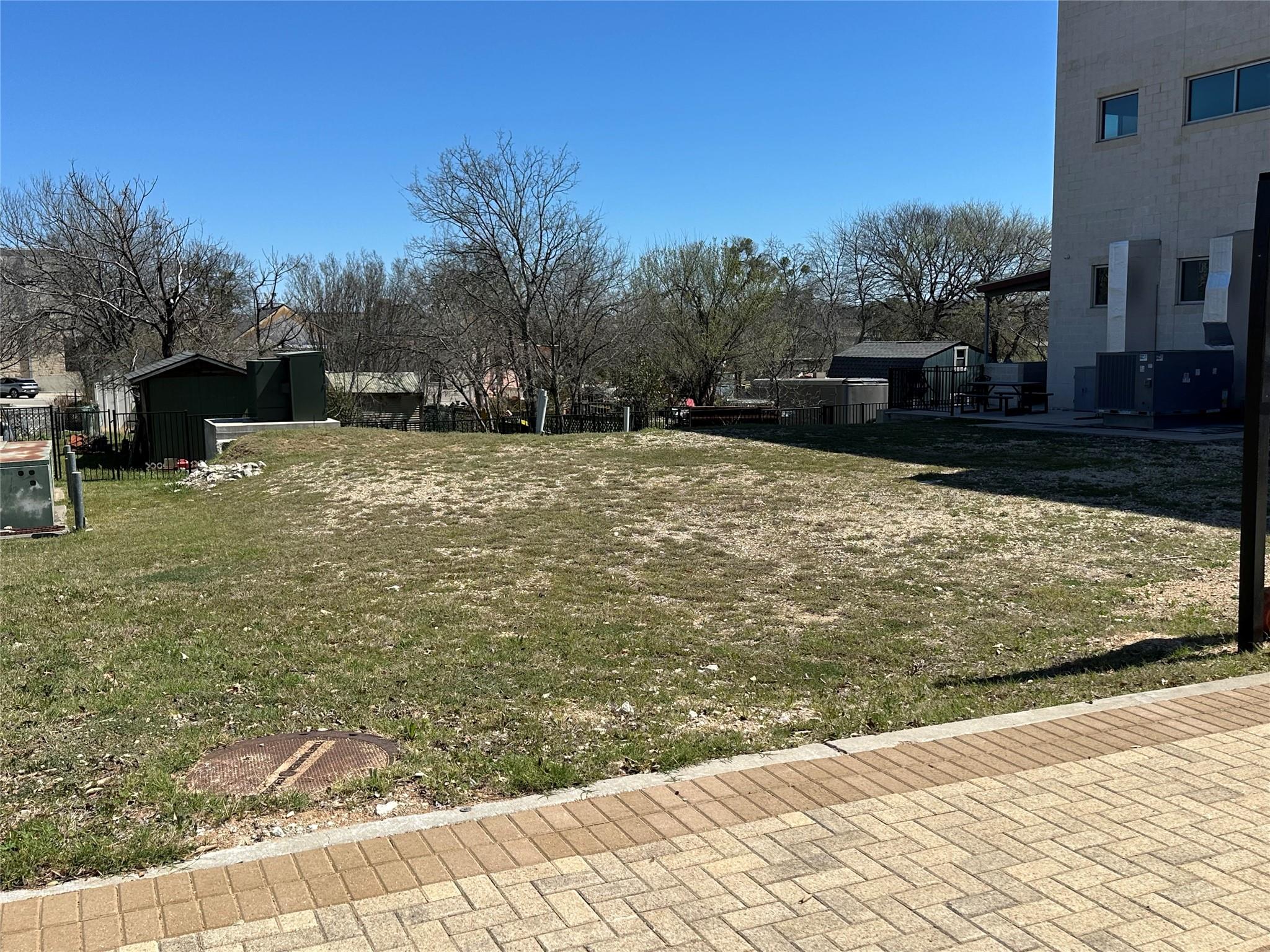 209 S Brown St, Round Rock, TX 78664 — photo 1
