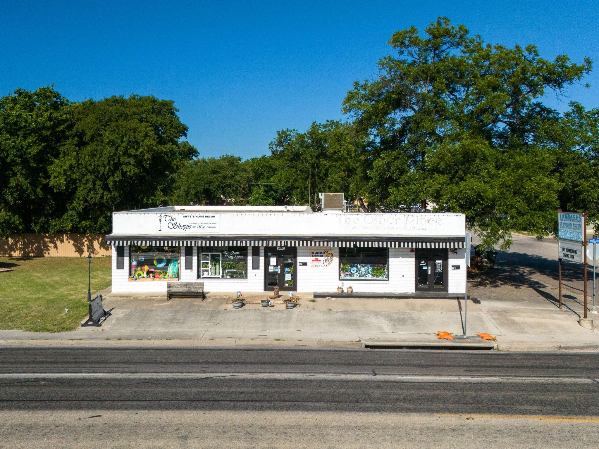 904 S Key Ave, Lampasas, TX 76550 — photo 1