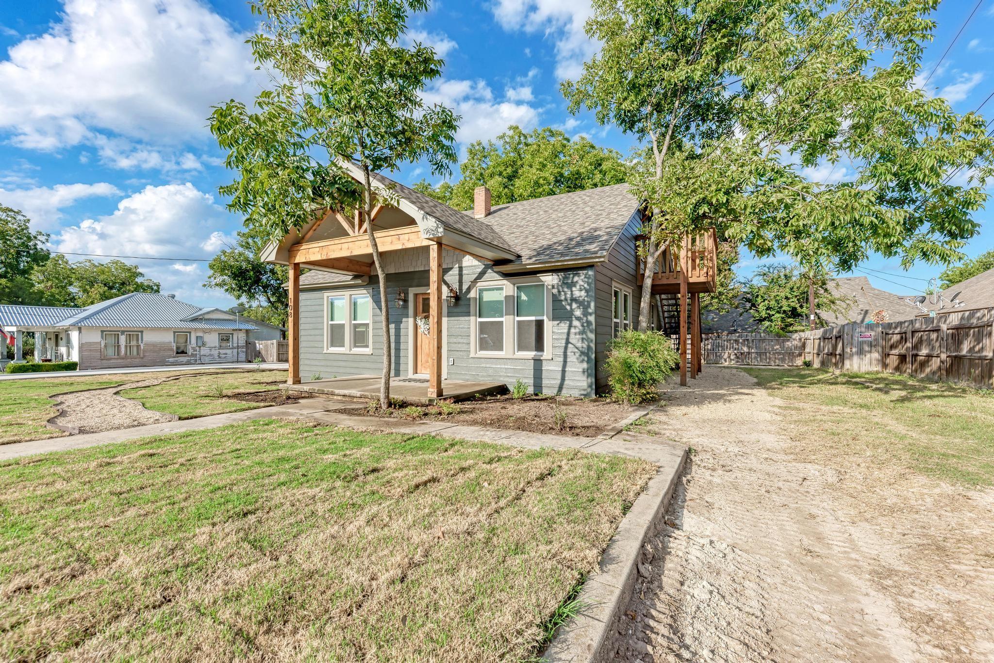 108 Porter, Lampasas, TX 76550 — photo 1