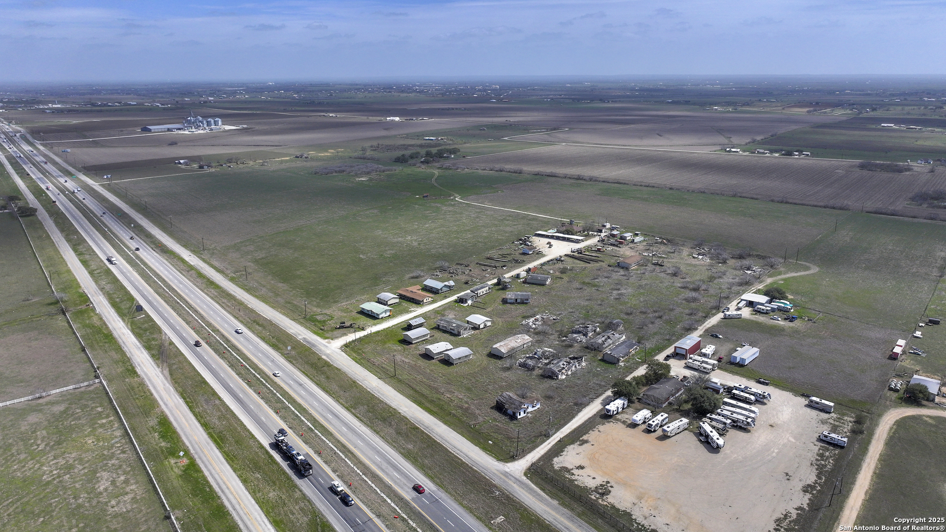 8205 W Interstate 10, Seguin, TX 78155 — photo 1