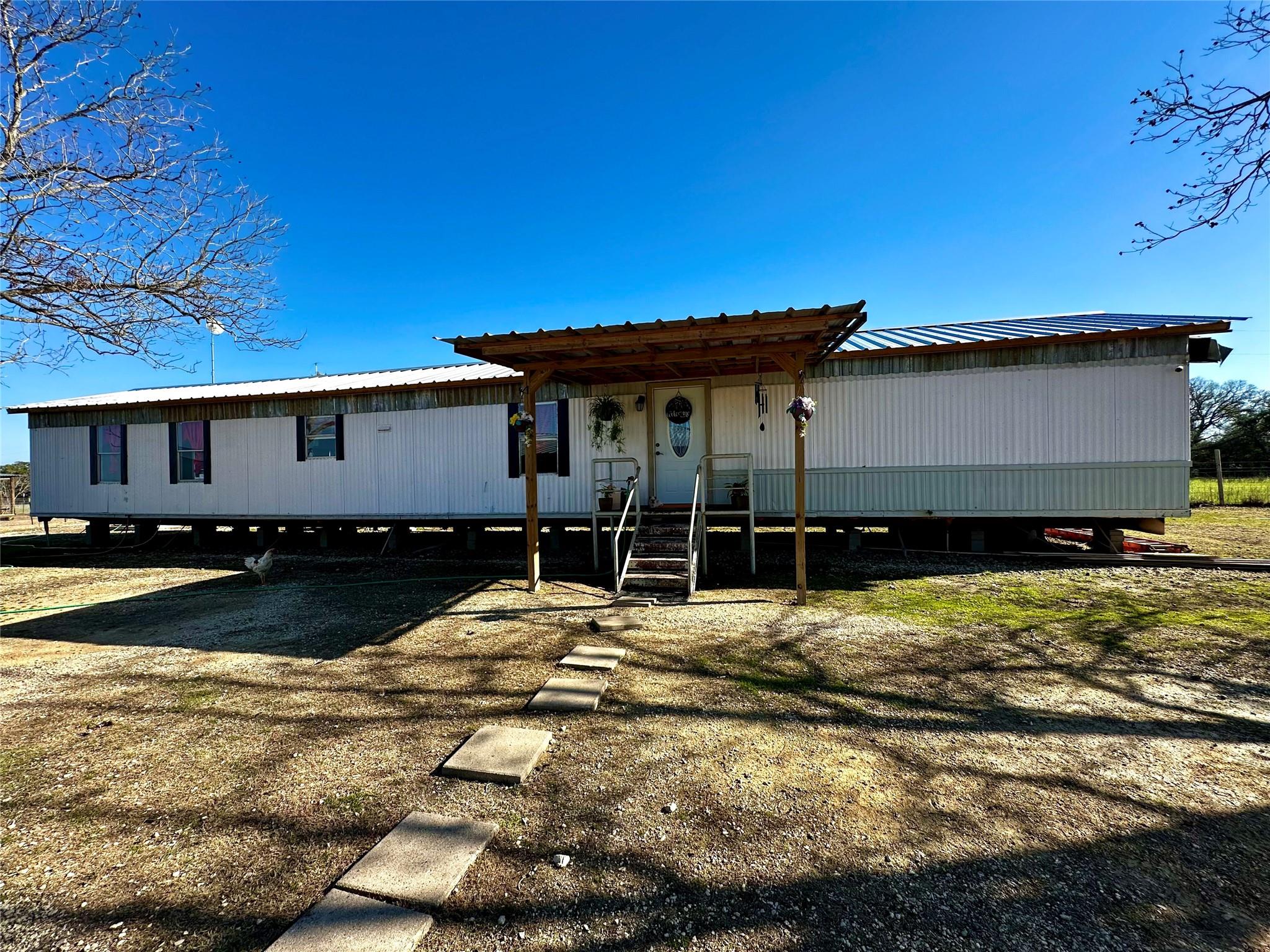 5213 US W Highway 90, Waelder, TX 78959 — photo 1