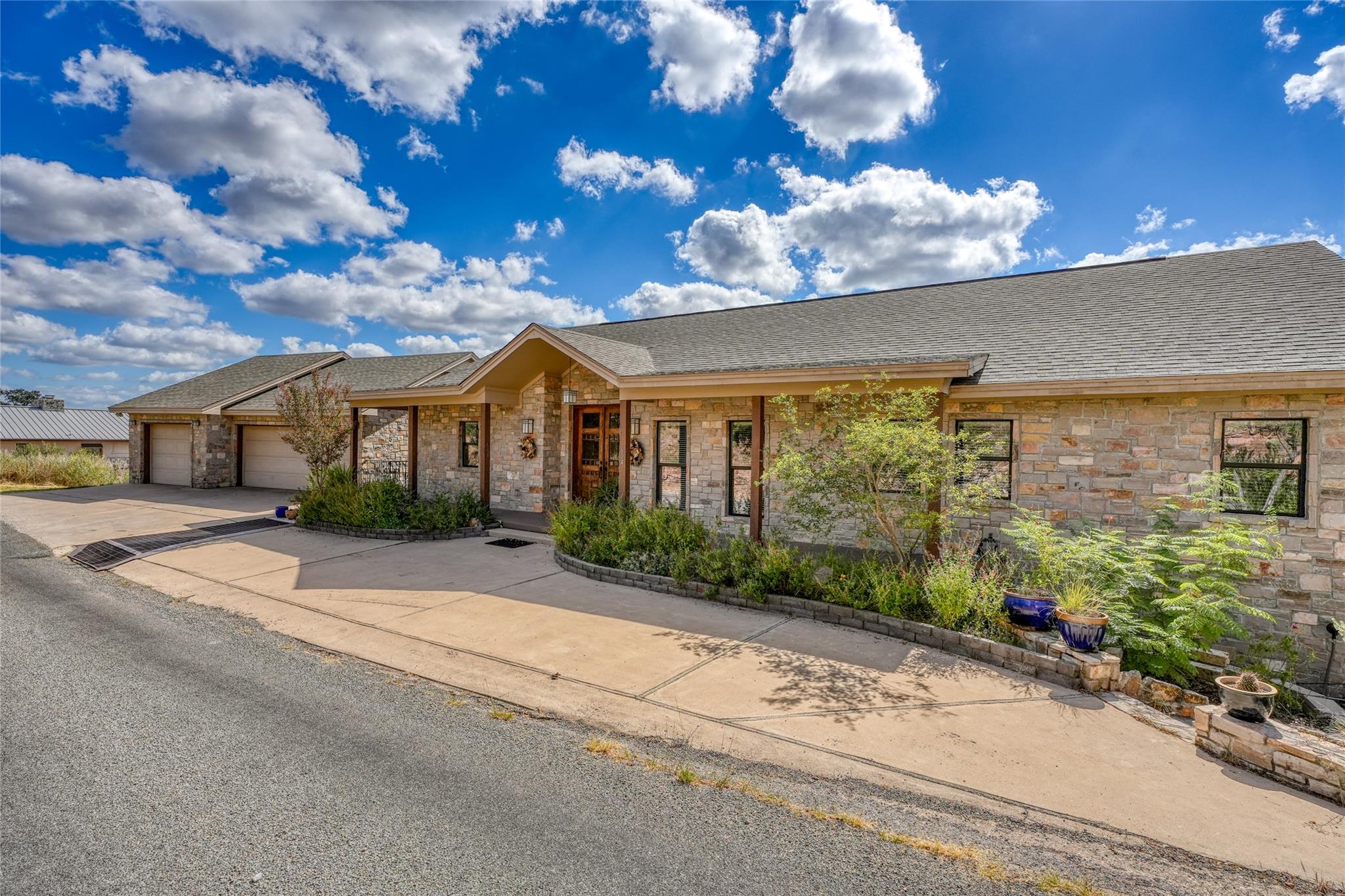 604 Inwood, Buchanan Dam, TX 78609 — photo 1