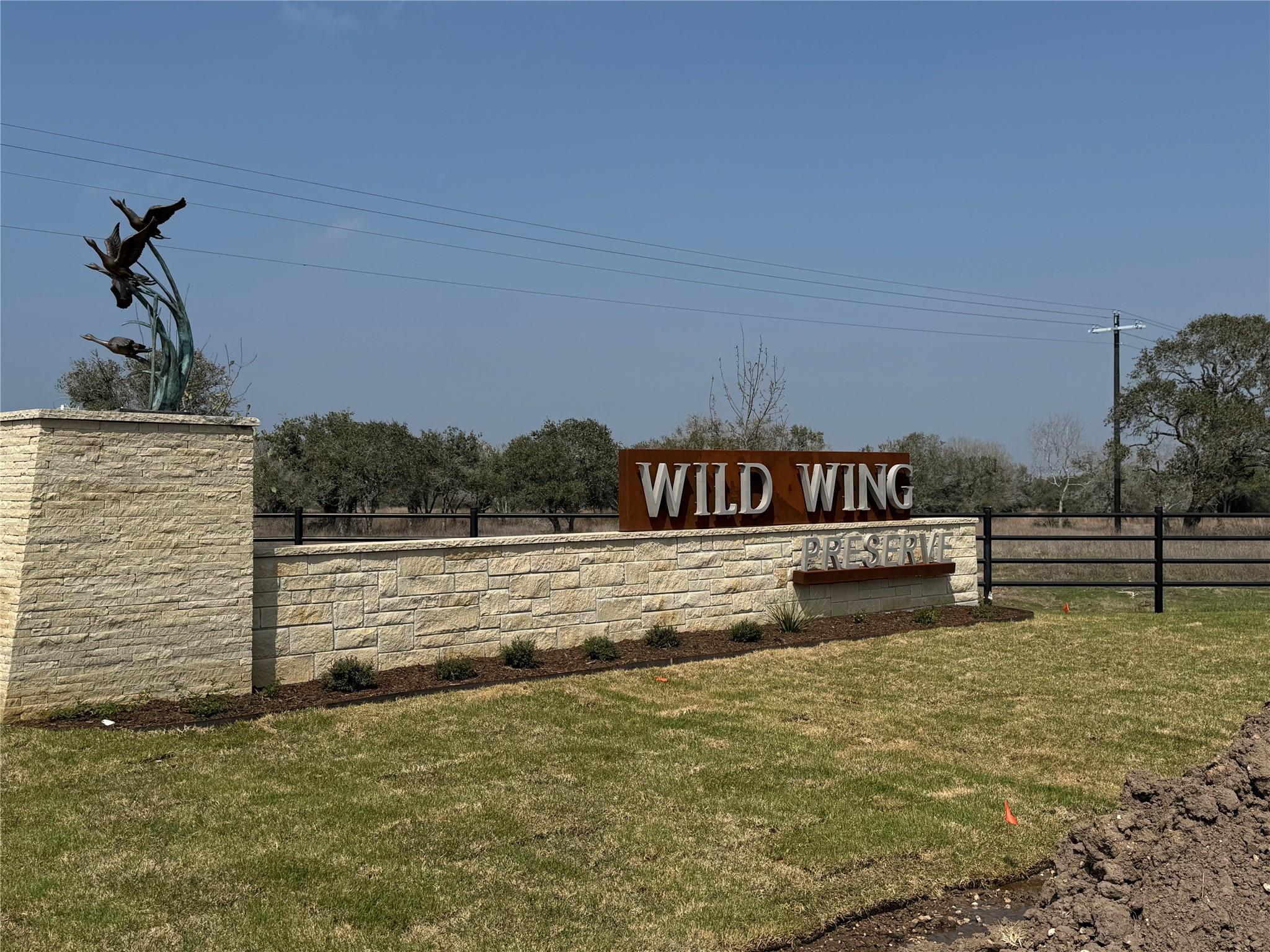 265  Wigeon Ln, Columbus, TX 78934 — photo 1
