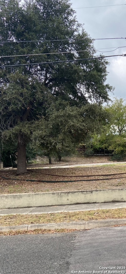 924 Hedges, San Antonio, TX 78203 — photo 1