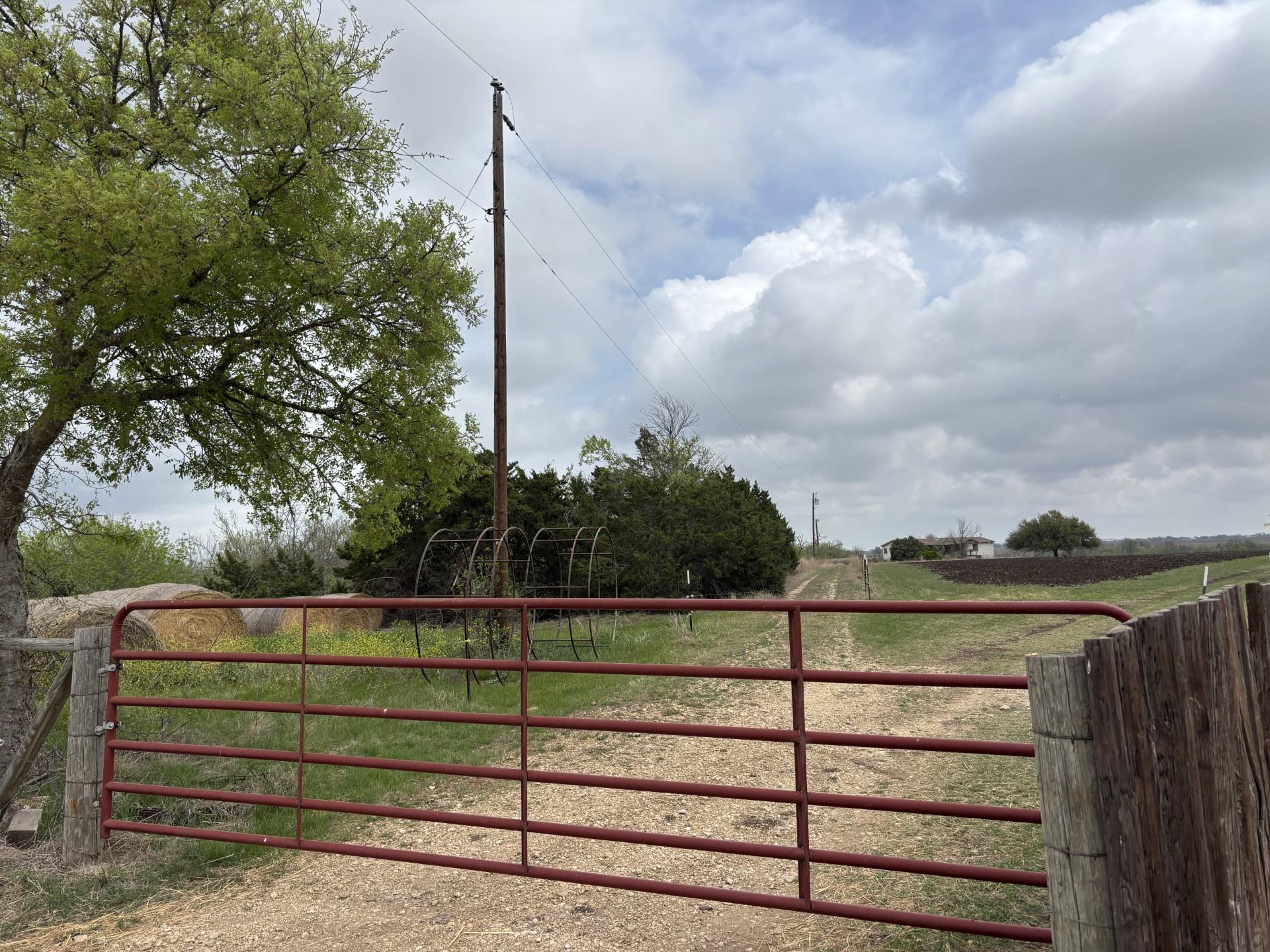1420 County Road 373, Taylor, TX 76574 — photo 1