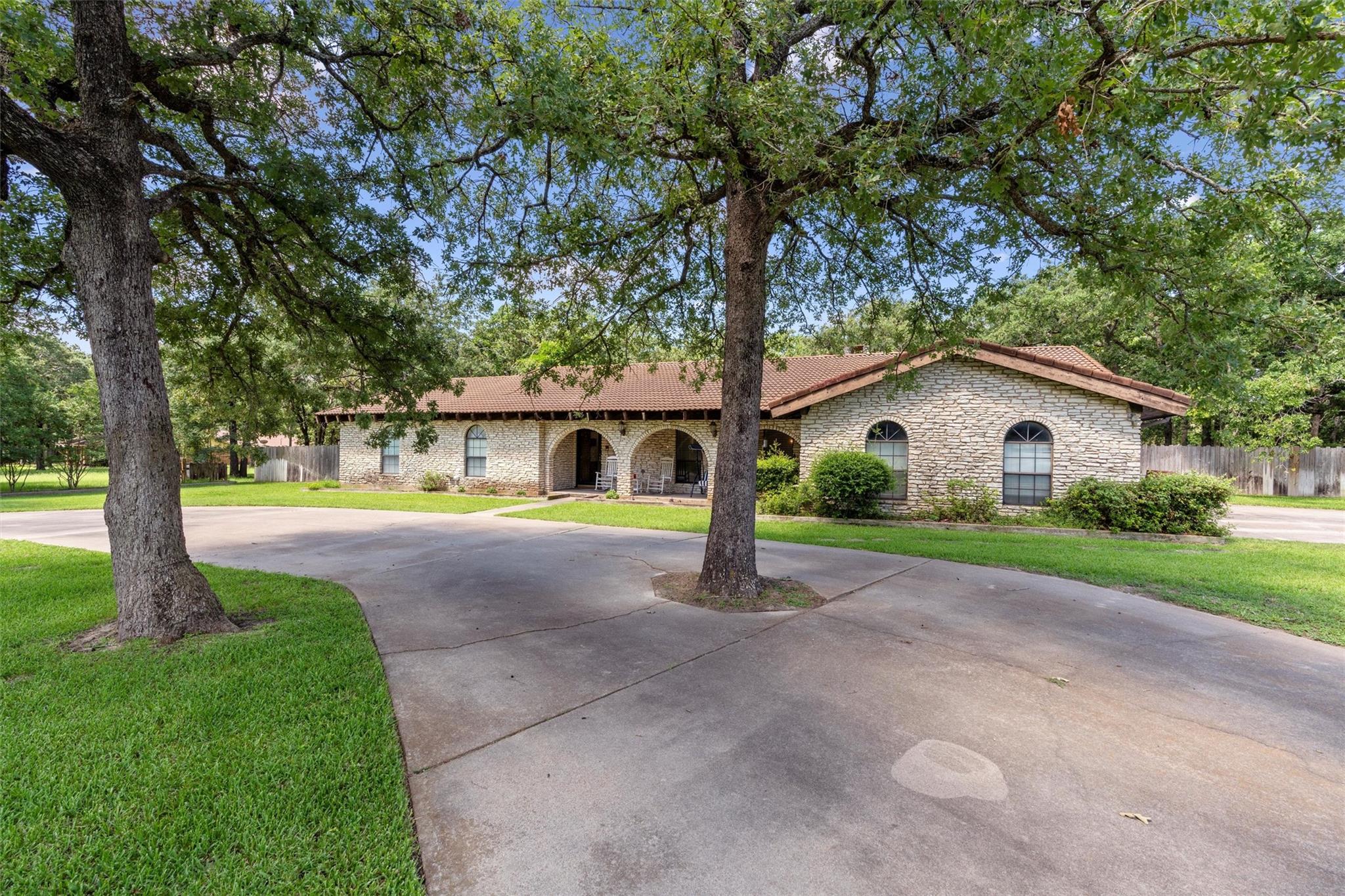 101 Sand Oak, Rockdale, TX 76567 — photo 1