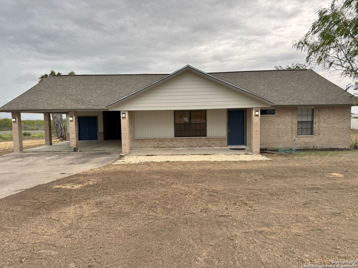 136 Lakeview Trace, Three Rivers, TX 78071 — photo 1