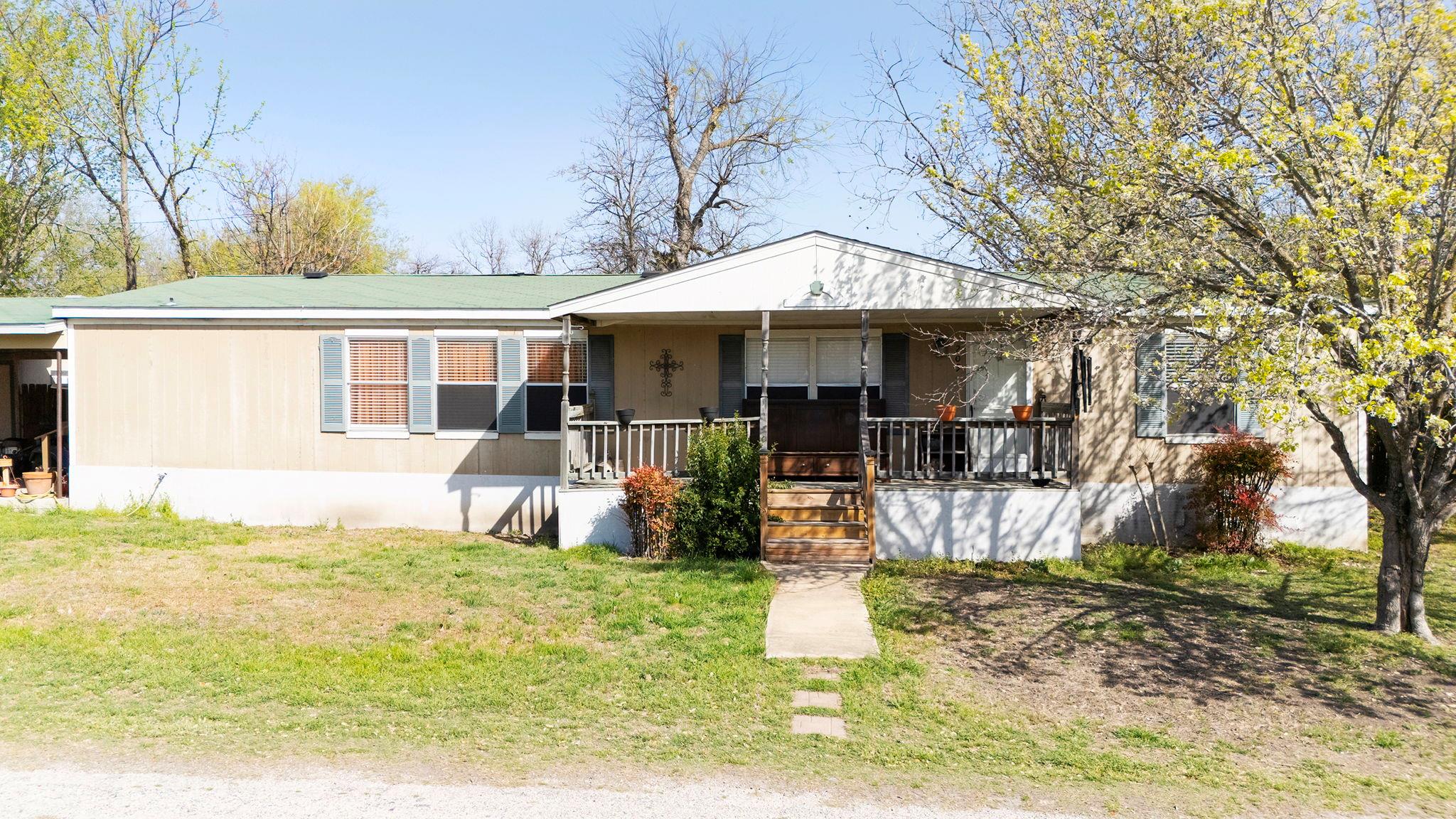 209 Sheldon, Thrall, TX 76578 — photo 1