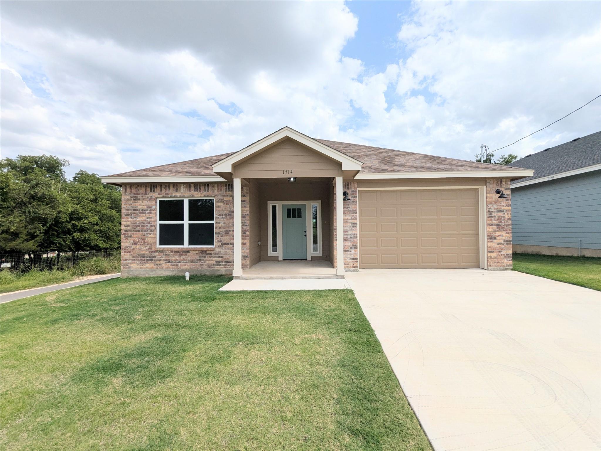 1714 Avenue G, Lampasas, TX 76550 — photo 1