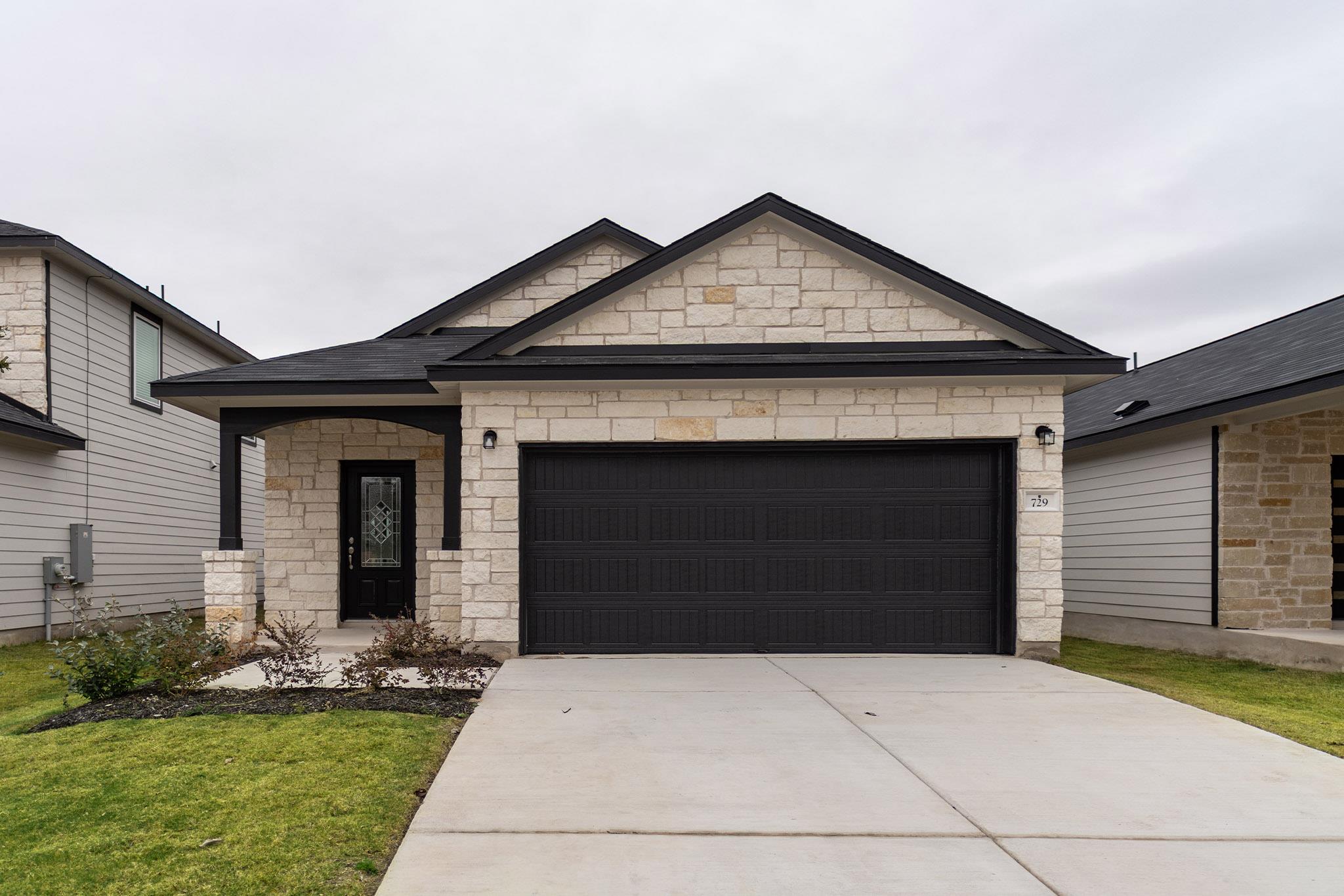 729 Barbary Coast, Jarrell, TX 76537 — photo 1