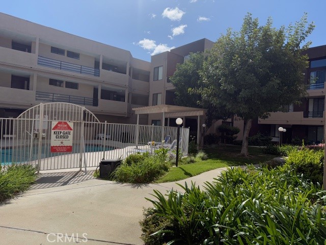 7826 TOPANGA 213, Canoga Park, CA 91304 — photo 1