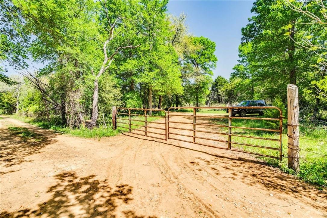 497 Mount Pleasant, Cedar Creek, TX 78612 — photo 1