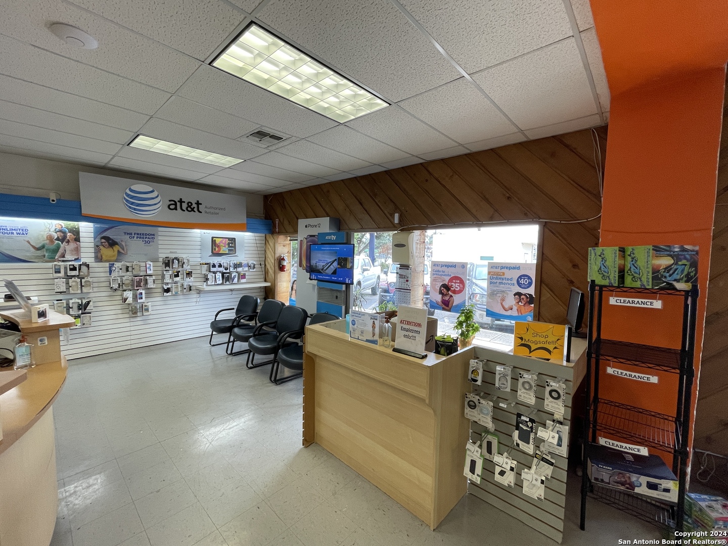 1110 18th Street, Hondo, TX 78861 — photo 1