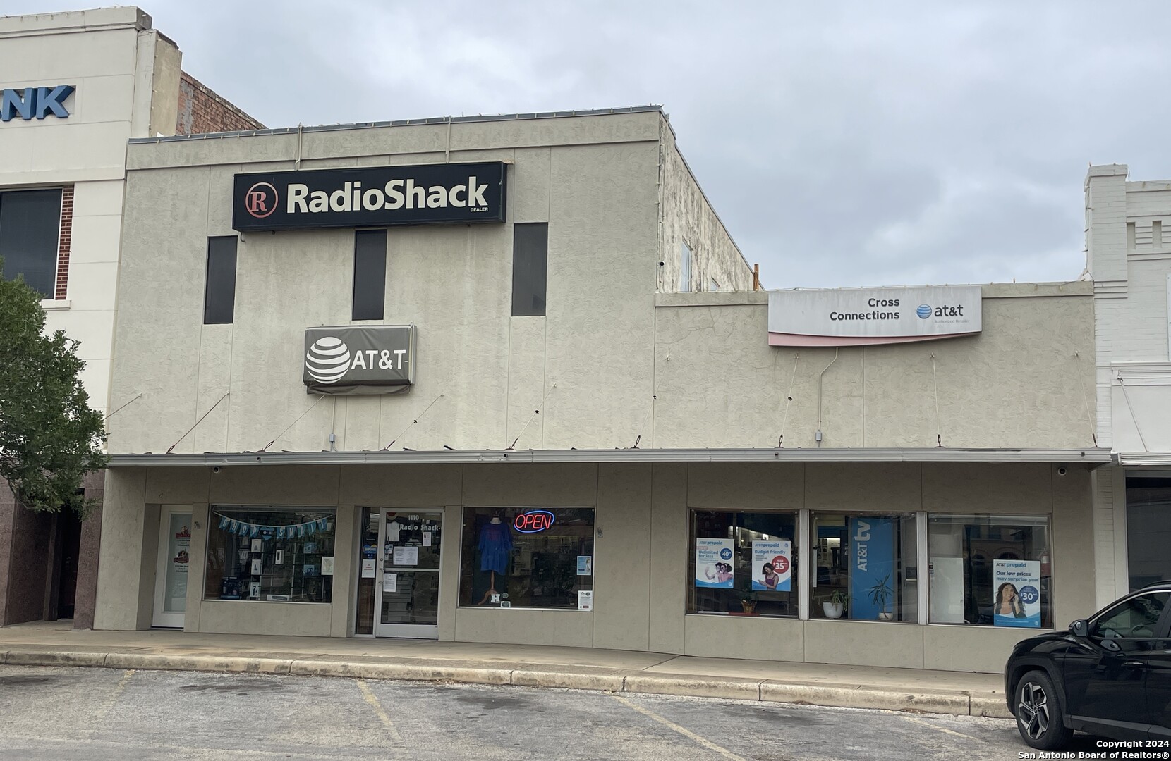 1110 18TH ST, Hondo, TX 78861 — photo 1