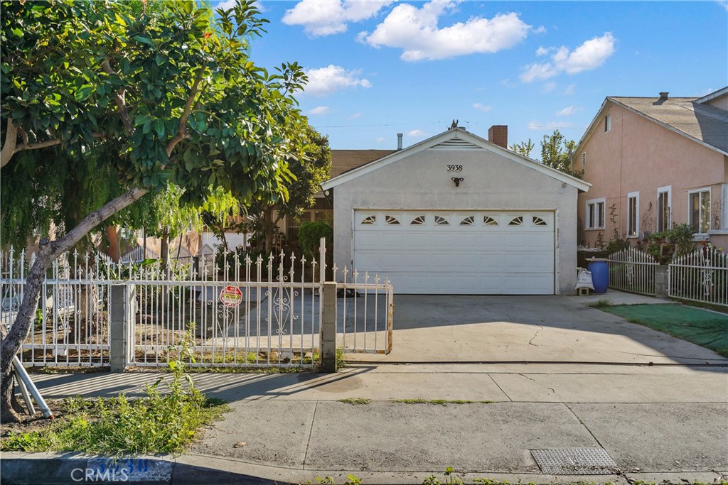 3938 Dalton Ave, Los Angeles, CA 90062 — photo 1