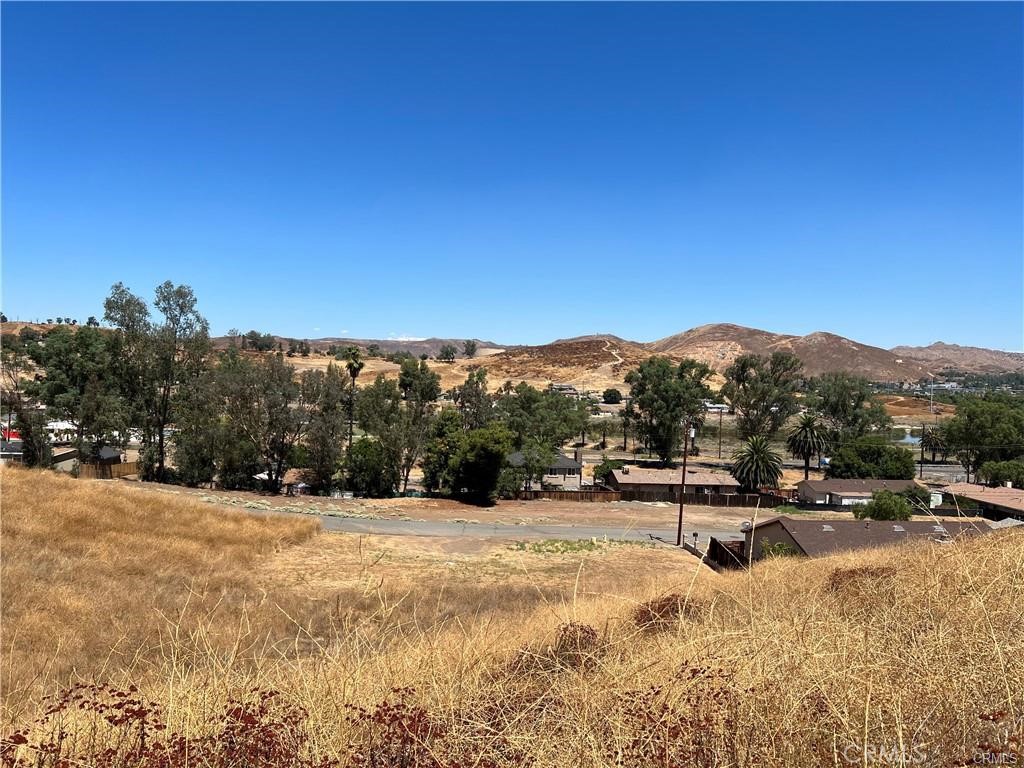 5 Stecher Avenue, Lake Elsinore, CA 92530 — photo 1