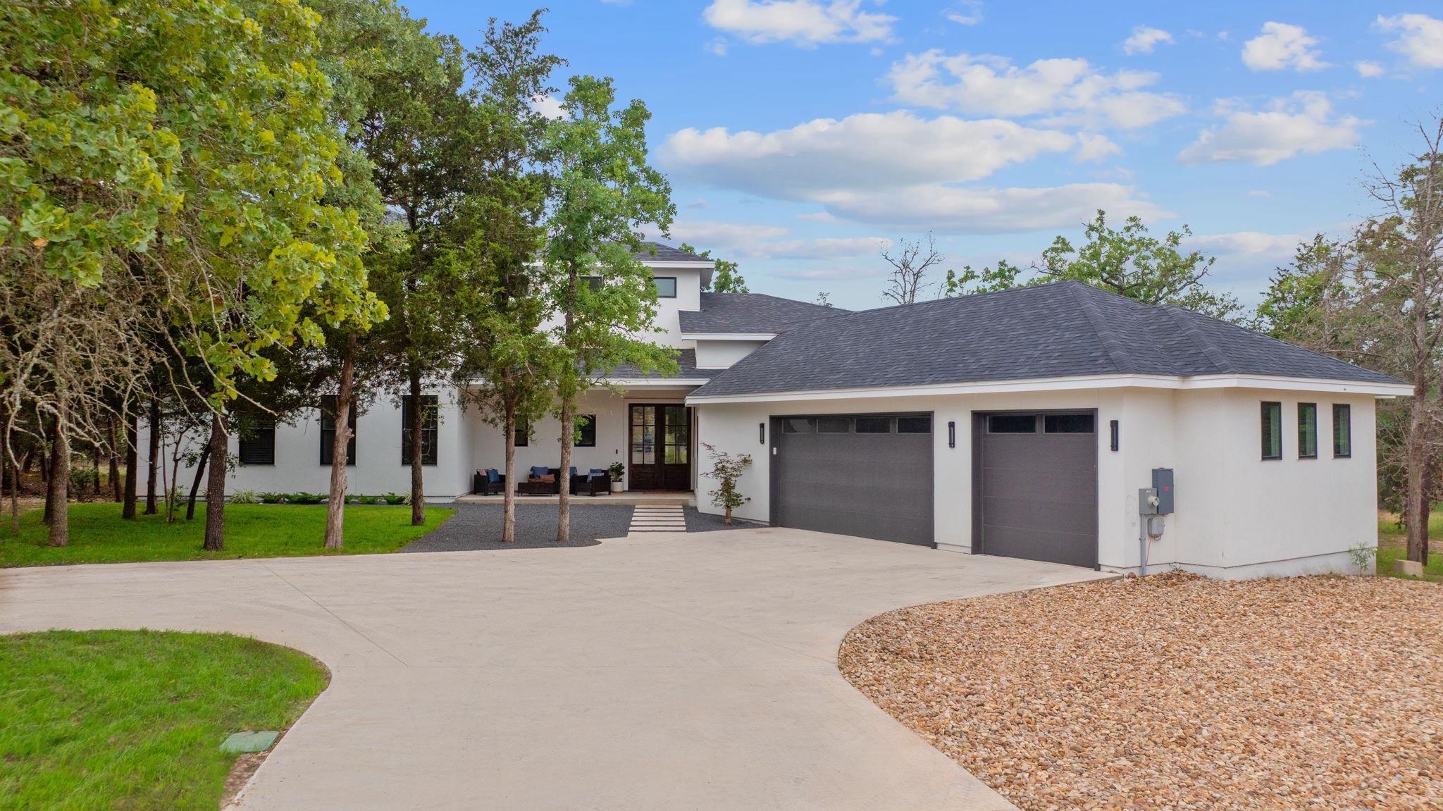 103 Mills, Bastrop, TX 78602 — photo 1