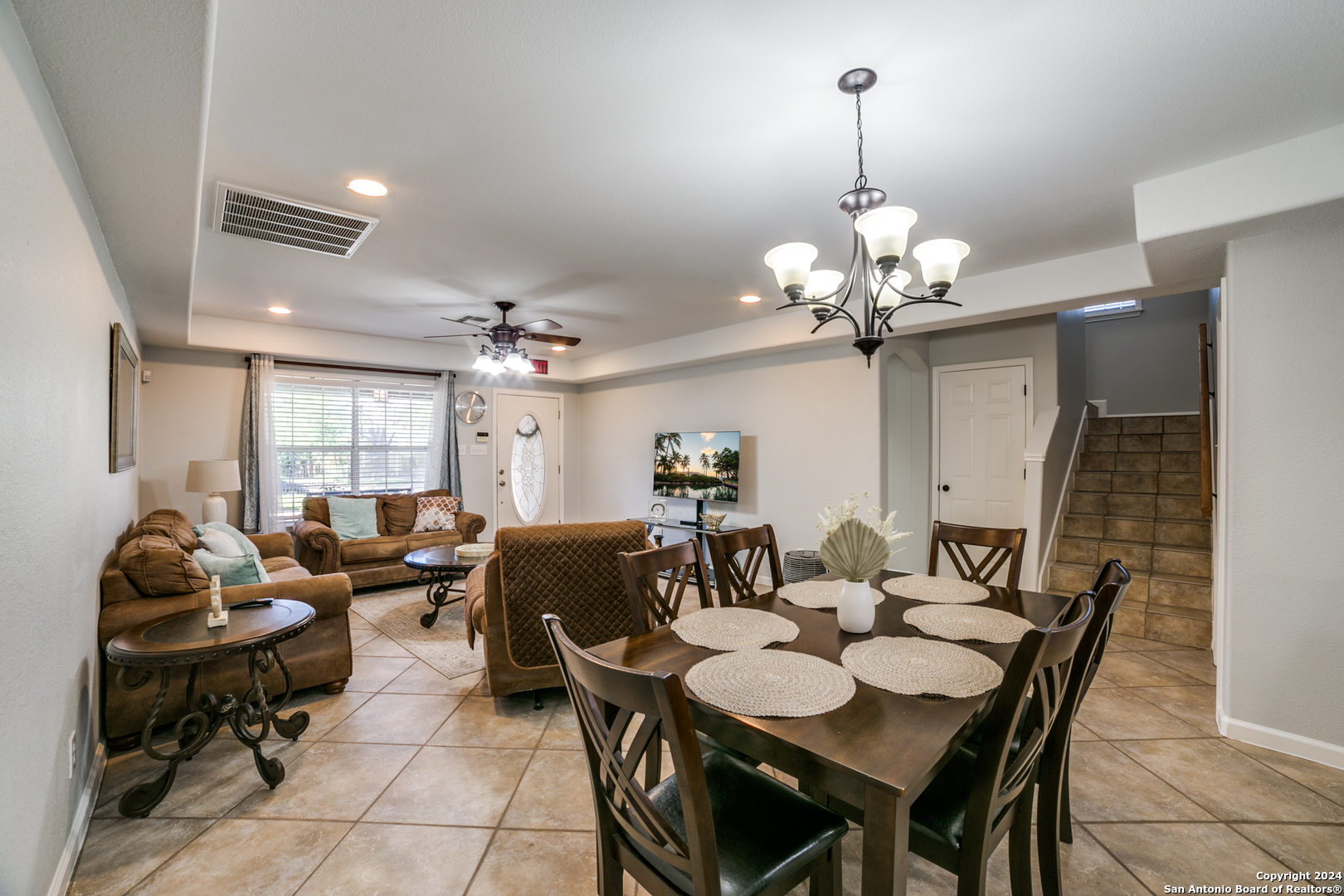 1131 ALAMETOS, San Antonio, TX 78201 — photo 1