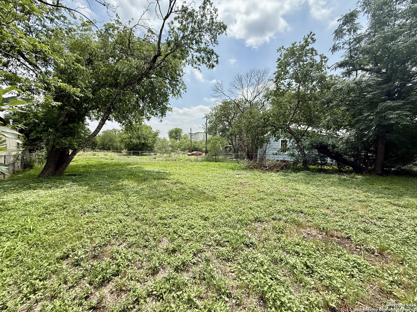 622 Martin Luther King Dr, San Antonio, TX 78203 — photo 1