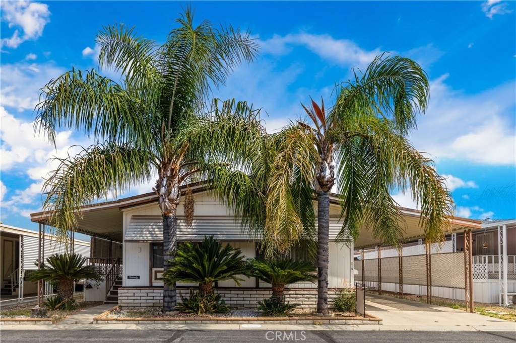 1300 W Menlo Avenue 215, Hemet, CA 92543 — photo 1