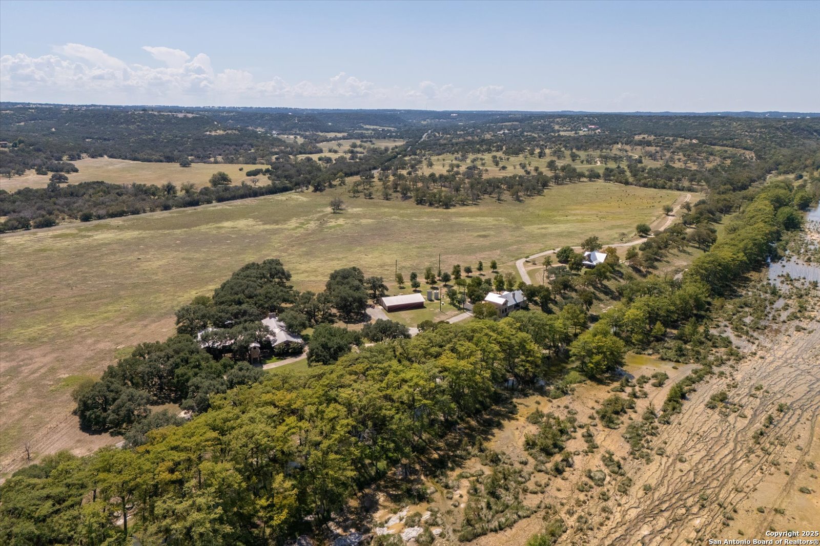 211 Bear Creek, Kerrville, TX 78028 — photo 1