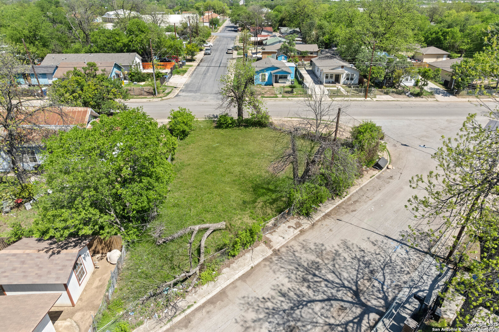 105 Shiner St, San Antonio, TX 78207 — photo 1