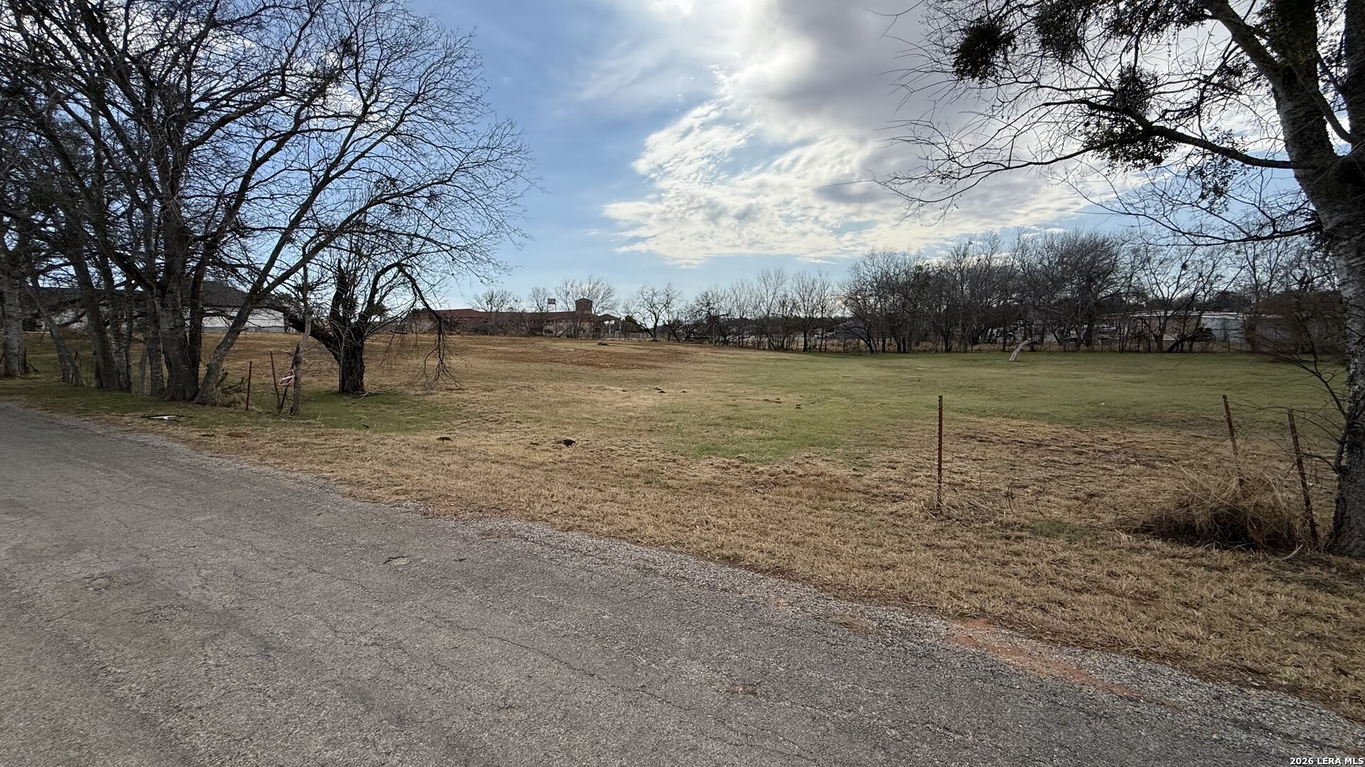 1593 11th St, Floresville, TX 78114 — photo 1