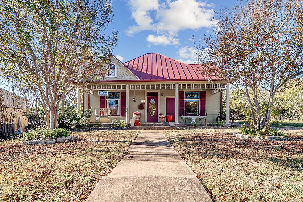 303 Austin, Fredericksburg, TX 78624 — photo 1