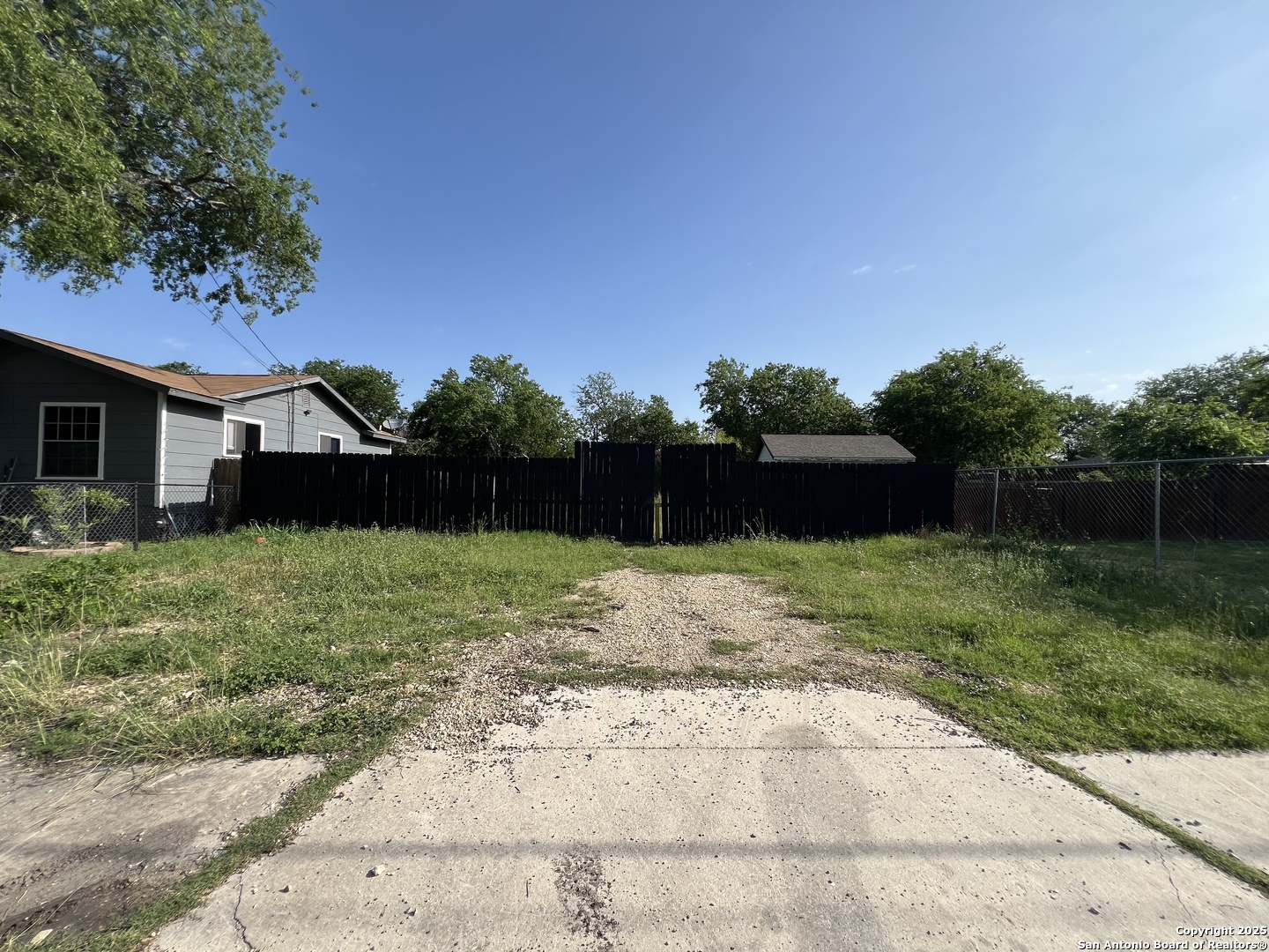117 Ardmore St, San Antonio, TX 78237 — photo 1
