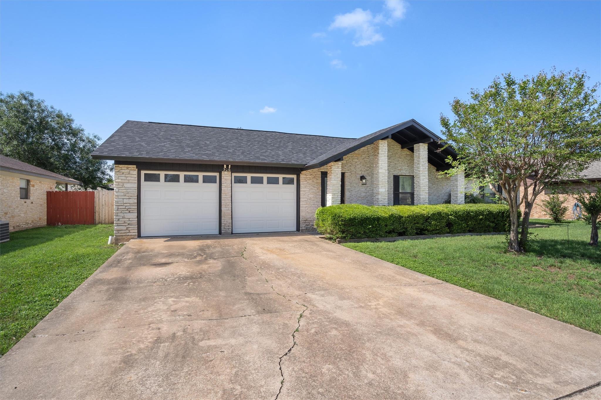 306 Drake, Taylor, TX 76574 — photo 1