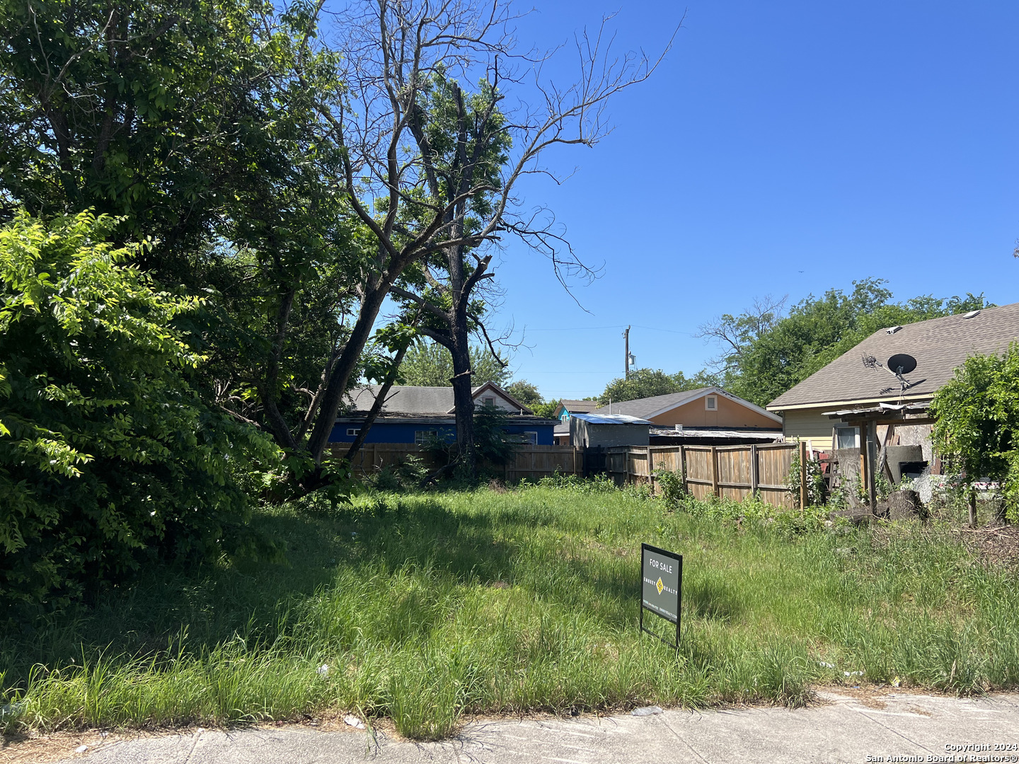 226 MICKLEJOHN ST, San Antonio, TX 78207 — photo 1