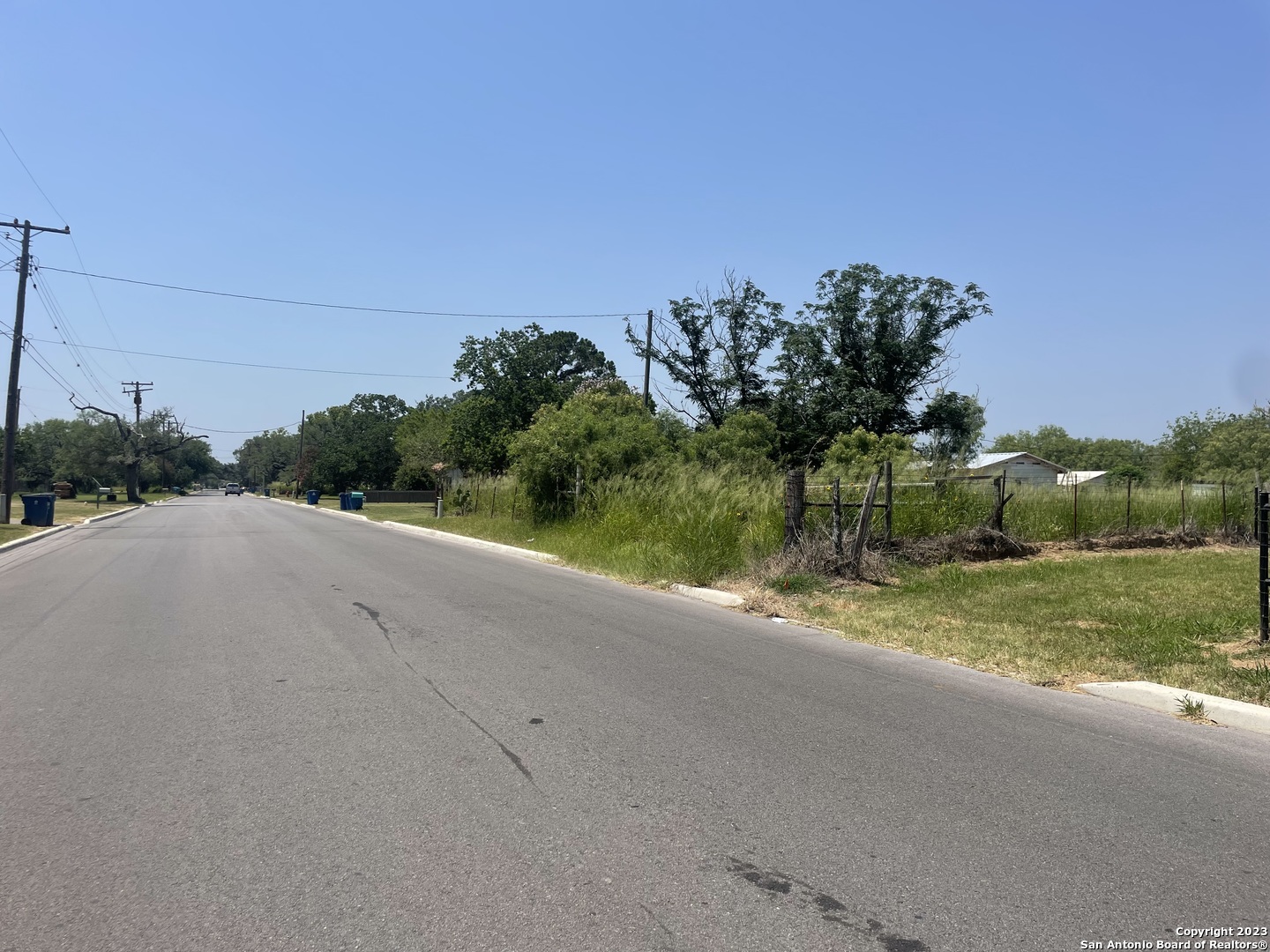 222 Oakhaven Rd, Pleasanton, TX 78064 — photo 1